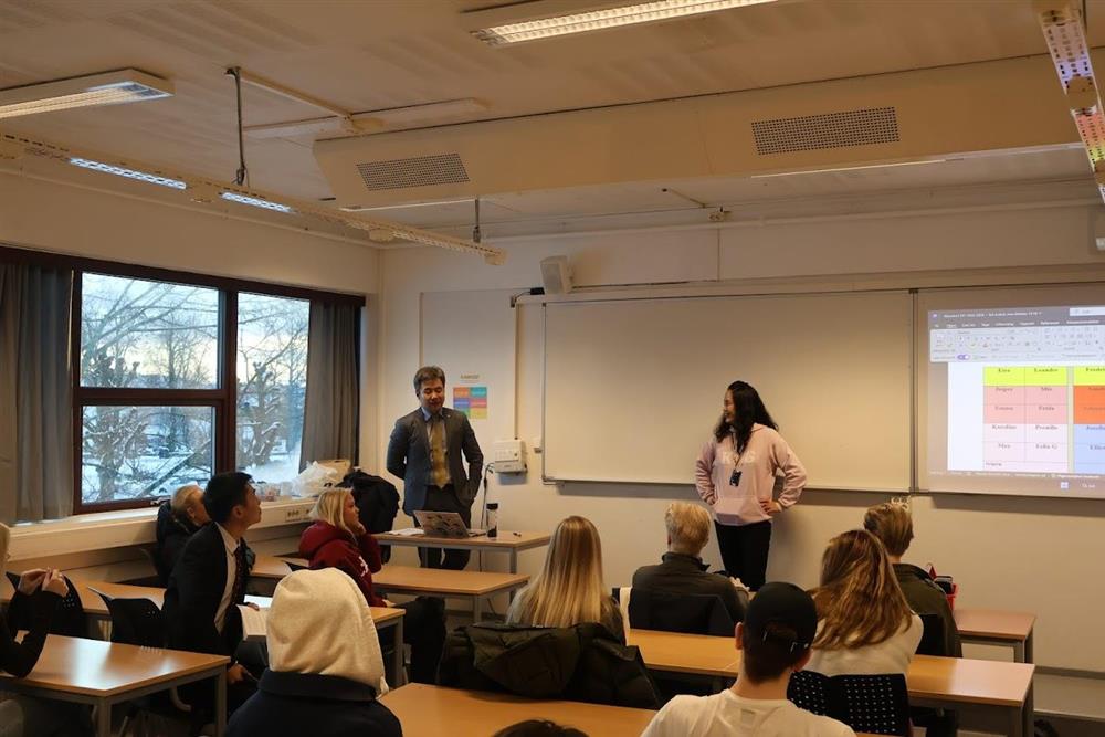 Kinesisk i klasserommet - Klikk for stort bilde