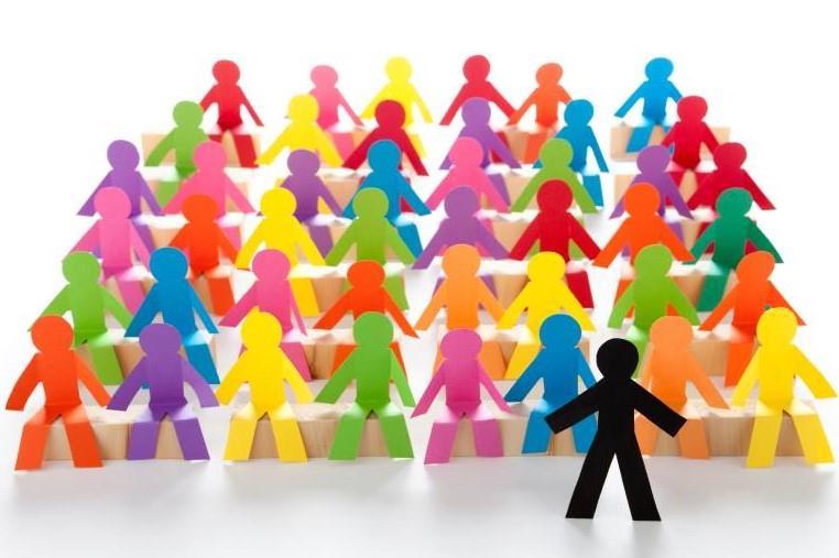 Illustrasjon av møte med forsamling